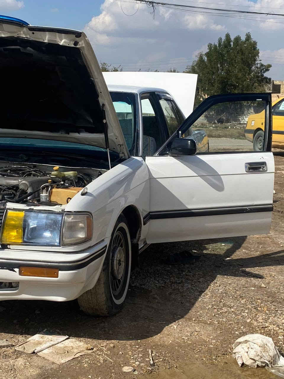 السلام عليكم ورحمه الله وبركاته...

سيارة سيدان موديل 90(للبيع) او (المراوس)
يسرة ابلاد مكفولة من الضربة والكص والعيب الشرعي السيارة مصبوغة احزام للجمالية 

مكينة كير و اكسل مكفولات شرط الشغل 

السيارة تبريد ثلج🥶

شاشة اوكامرة 

كهربائيات بحالة جيدة 

غرفة دواخل ابطاين ابحالة جيدة نضيفات 
 
تخم تاير خط ابيض نص عمر 

للأستفسار اتصال ***********📞

واتساب فقط ***********
السعر 60 اوبيهة مجال مكاني بغداد المعامل
