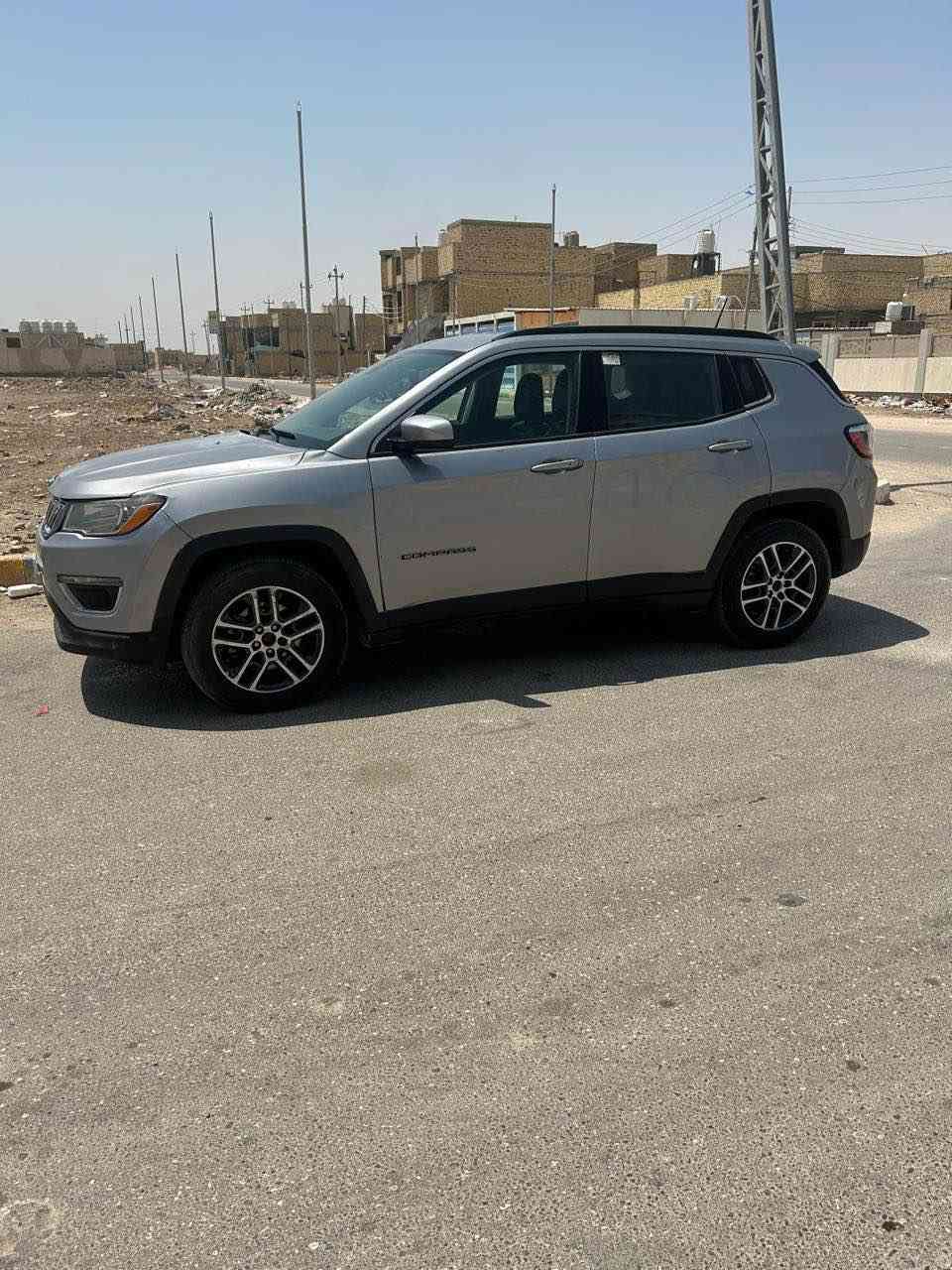 جيب كومبارس 2017 الشكل الجديد
السياره لمتد فول من عدا فتحه 
وارد امريكي 
الحادثه جاملغ وبنيد مع تبديل باب السياق في الداخل
المكان ذي قار / الناصرية 
السعر 120$
للتواصل الاتصال على رقم الهاتف 
*********** ناصرية, ذي قار
