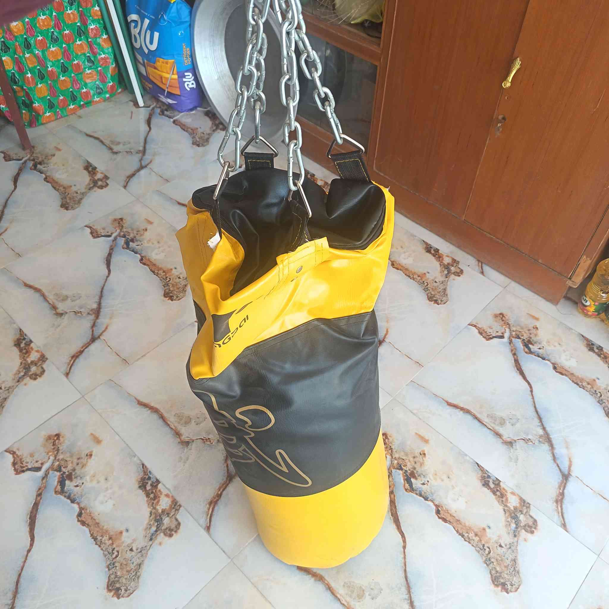 للبيع كيس ملاكمه السعر٣٠الف الاستفسار*********** المكان شيخ حمد
