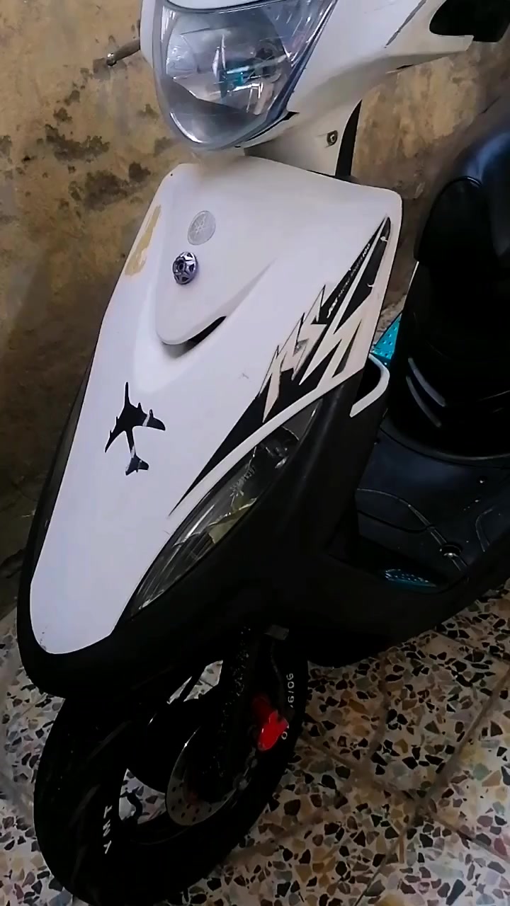 دراجه ماكس عدله
ماكس عدله لون ابيض

دراجه مكينه مكفوله ما مفتوحه 49 بلاد شلعه ومعدل مكينه ناعمة 

نقصها سلف فقط 

كهربائيات كلها شغاله 

هندر واحد تشتغل 

دراجه مال جناي 

النضافه خير من الله 

900 وبيها مجال قليل 

***********
