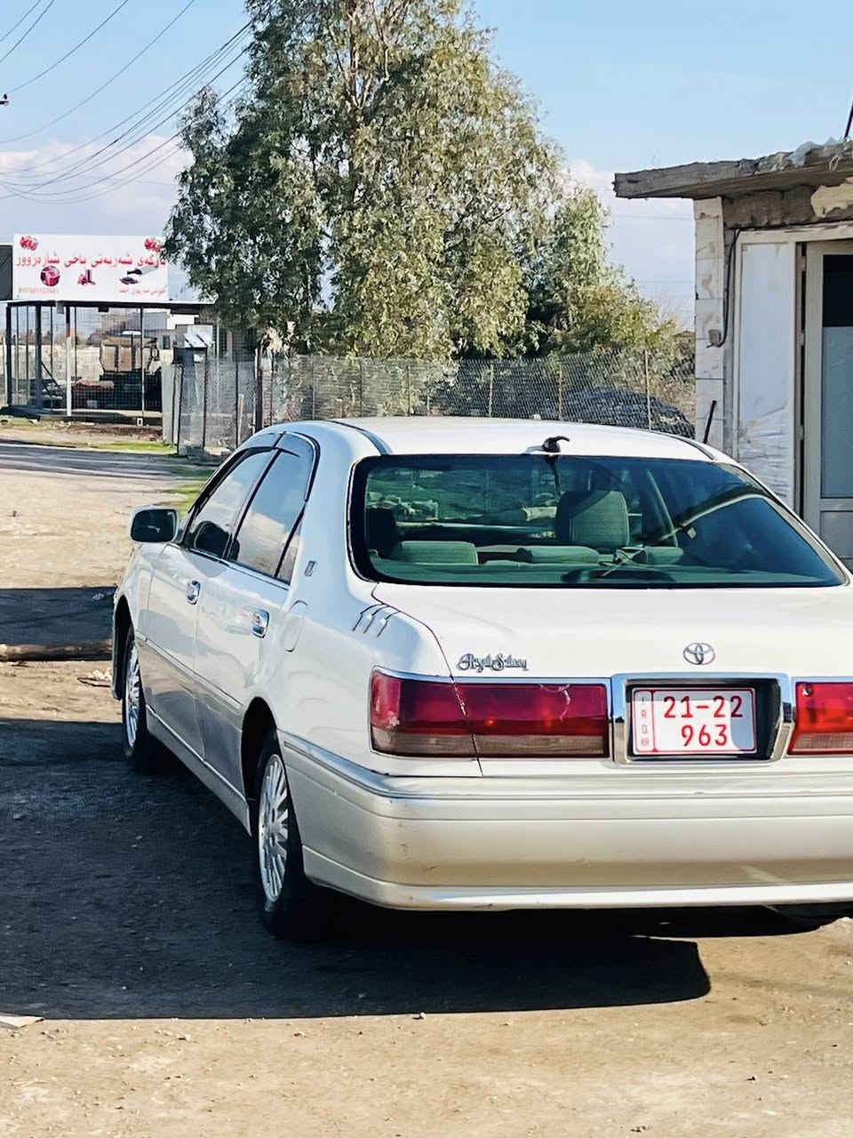 سه ره تا به ناوي خوا 
مه ليكه براوه 
٢٠٠٣ 
مه كينه ديفور بجوك 
٢ دوگمه ي به رده 
ده عمو ليدراوي نيه 
٤ كوشن كاره با
ماشاءالله زور جوانه 
سه قفي وه ك شوشه يه 
ته عديل سورعه 
٤ تايه ي لوكي له ژيرايه 
شوين سه يدسادق 
سيعري ٣٧ گه لاو معامه له 
ژ.م***********
***********
