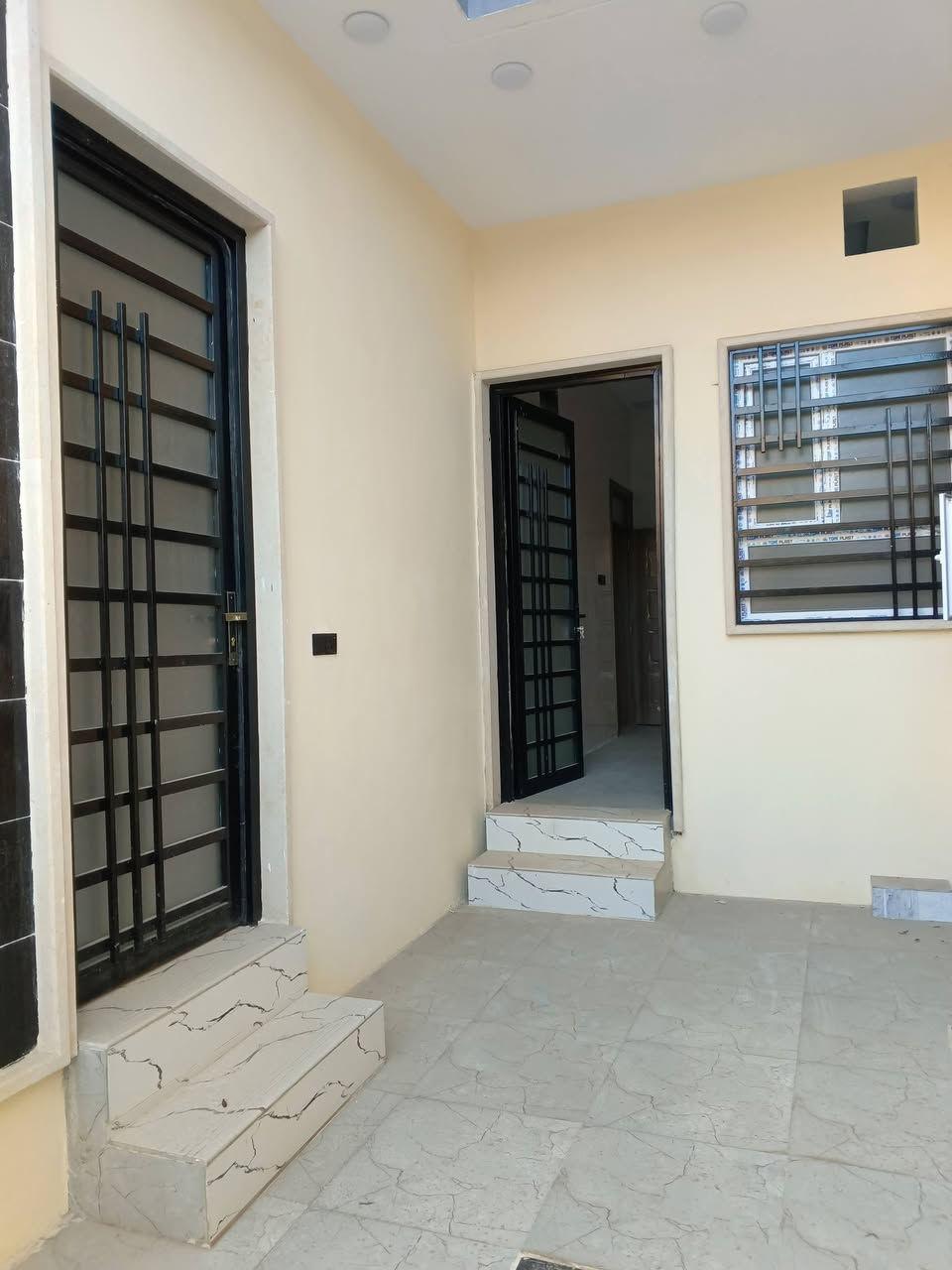 👈دار للبيع زيرو سند سكني ملك صرف حي البكر

👈👈 السعر ١٤٠ مليون

👈مساحة الدار الواحد ١١٠ متر 

👈الواجهه ٦  متر

☀️ الاتجاه غروب 

1️⃣الطابق الأول غرفة نوم  وهول واستقبال ومطبخ  وصحيات 

2️⃣ الطابق الثاني ٣ غرفة نوم  وصحيات

   📌  فرع كونكريت بعرض ١٠ أمتار 

📌 موقع الدار موصل
 الجانب الايسر حي البكر قريب من الشارع العام سائدين مطعم بيت جدي

👈.      الذهبي للعقار والمقاولات 

✅ للتواصل

📞 واتساب *********** أبو حسن 
📞 واتساب *********** 

⭕ يمكنكم إرسال عروضاتكم وطلباتكم عبر الواتساب من خلال الرقم المثبت أعلاه
⭕ للمزيد من عروض العقارات يرجى الدخول إلى الصفحة
⭕ لتصلك جميع العروض : إعجاب + متابعة + المفضلة
📌 عنوان المكتب موصل الجانب الأيسر حي الصديق سائدين مرطبات البحرين قرب شارع ٢٠ وجباية كار
