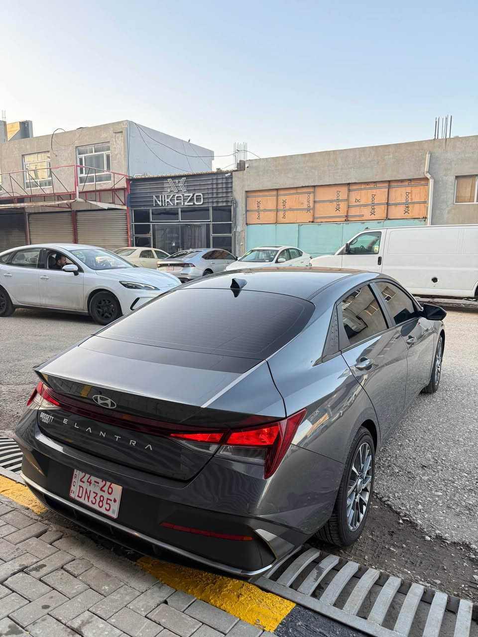 Elantra 2025 
جملخ صبخ بدون دواخل ايرباك بشرط 
ماشية 24 الف كير محرك رادار كل شي بشرط
لون مميز سمنتي السعر 143 ورقة 
المكان السيارة دهوك ***********☎️ دهوك, العراق
