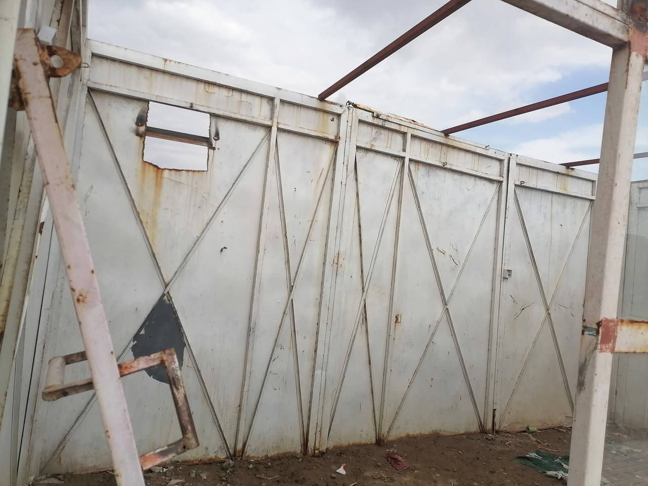 كشك للبيع طول خمسه ولعرض اربعه ليريده يتفضل خاص7857328365


**إذا كنت صاحب هذا الإعلان وتريد حذفه لأي سبب، رجاءا أرسل رسالة إلى الدعم الفني**