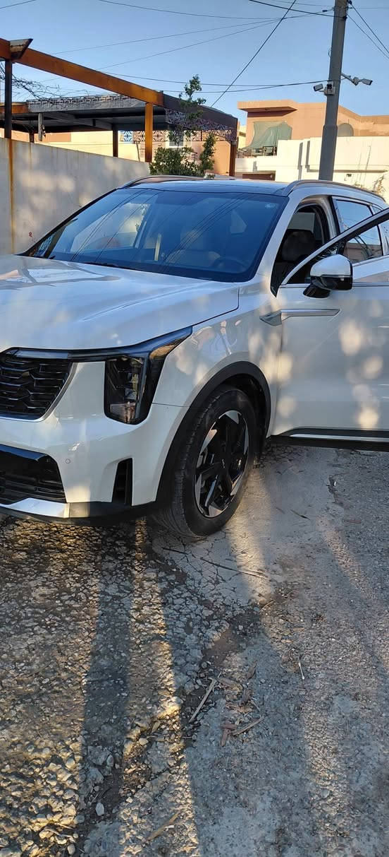 سلام عليكم 
سورينتو٢٠٢٥ رقم اربيل خليجي اكدال
كراسي كهربائي ويل ١٩صندوق كهربائي  كير ماوس 
ماشي 37الف حقيقي  بيه بنيد صبغ بدون حادث ولا داخل ولايرباك  السعر اتصل *********** أربيل, العراق
