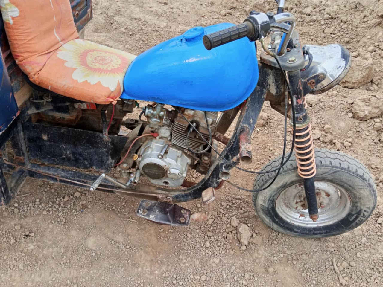 السلام عليكم ستوته للبيع دايوان ستوته نضيفه ماعوزه شي السعر  500 وبيها مجال مكلف بلنشر لاستفسار على الرقم *********** مكان الصويره ناحيه الشحيميه
