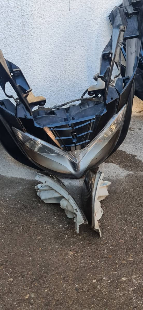 بجم كامل مع اشاير ومع لايتات مال دراجه ماجسته ملي جراند اس 400 نظيف كلش السعر 30,الف وبي مجال موصل جانب الايسر
‎0781 764 1750
