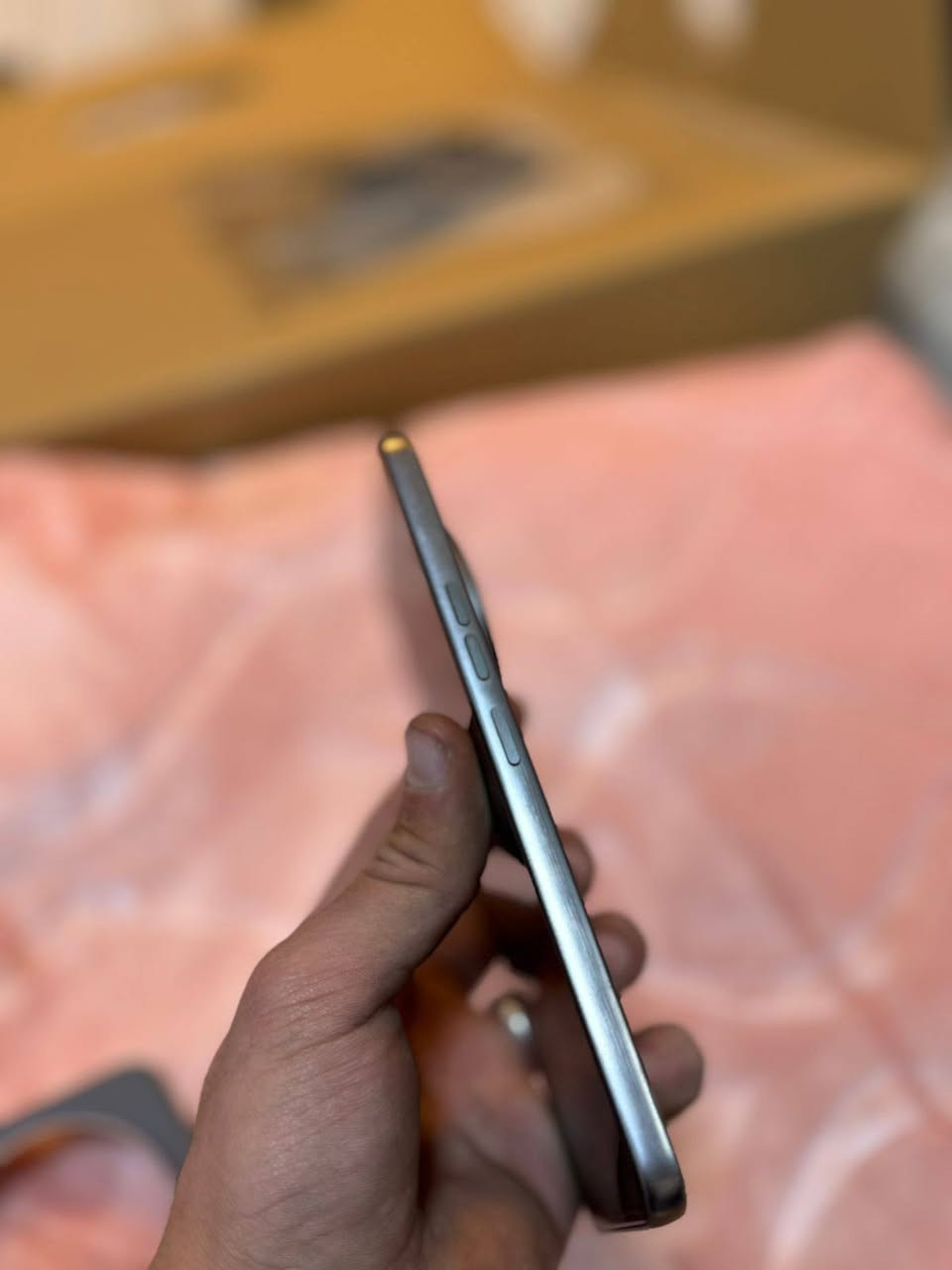 تكنو كامون 40 پريمير
كامل الملحقات ما مفتوحات قبل كم يوم ماخذه جديد
الذاكرة 256
الرام موضح بلصور
الشاشة أمولد
يدعم الشحن السريع بقوة 70 واط
للبيع بـ 400
مكاني بغداد الحسينية

رقم الهاتف
***********
