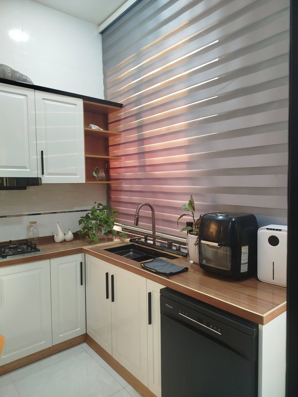 📢 اعلان 📢📢 اعلان 📢 
       👇               👇
⚜⚜ للبيع ⚜⚜ للبيع ⚜⚜
🏠 دار سكني طابو زراعي 🏠 
📐 المساحة  100 متر 📐
🌍 الموقع / الحلة / حي الجزائر / قرب مذخر الفيض  
🏡 طابق واحد  يحتوي على غرفه نوم   🌺 صاله 🌺 هول  🌺 مطبخ   🌸مجمع صحيات 
📏 الواجهة 10 متر والنزال 10 متر  ركن
📷 صور المنزل مرفقة في الاعلان 👇
🛑 يباع كامل مع الاثاث 
🛑 بناء الدار 2025 
 ❓للاستفسار ⚜  زيارة مكتب انكيدو للعقارات والمقاولات في حي الجزائر مقابل مكبس التمور او 📞 الاتصال على هواتف المكتب 
☎️*********** محمد الزبيدي 
☎️ *********** سيد وليد 
☎️ *********** سيد وليد 
⚜⚜⚜⚜⚜⚜⚜⚜⚜
