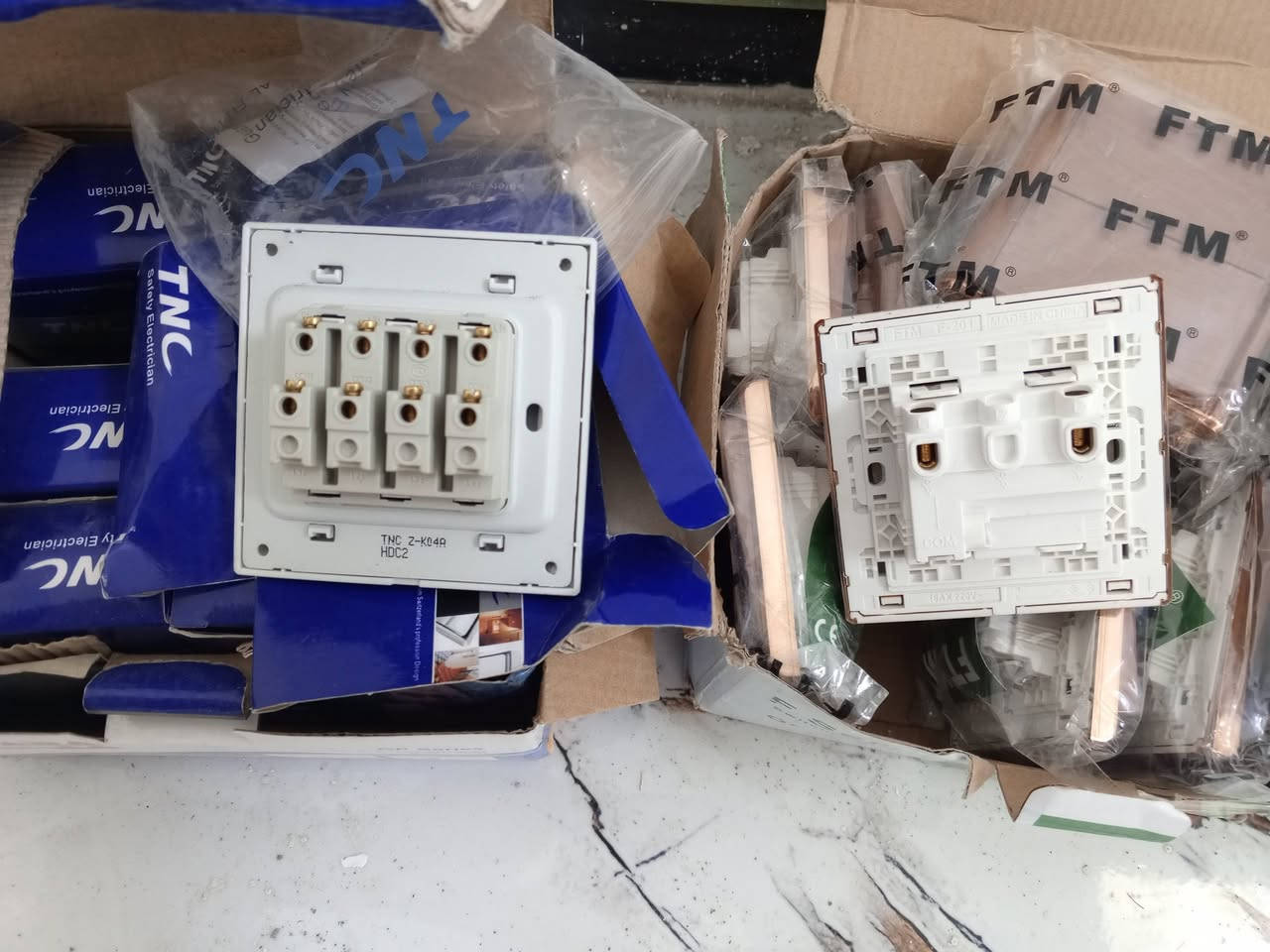 سويجات كهرباء ابو خطين بسعر 2000واربع خطوط بسعر 3000نوعية ممتازه وحرارية للبيع للاتصال *********** او***********
