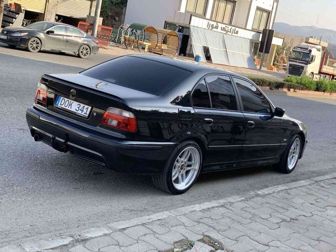 سەرەتا بەناوی خوای گەورە  bmw  بۆ فرۆشتن  مۆدیل ٢٠٠٣ مەکینە ٥٣٠ دەبڵ دیجیتاڵ سەیارەکە M   کوشن جڵلدو هیتەرو سیاحی هەرچوار جام کارەبا تاحدید سورعە  هەیکەلی زۆر جوانە گێرو مەکینەو کارەبای بە شەرت  سەیارەکە سەقفو شان بەشەرت داعمو لێدراوی نیە مەنەفێستی ئەسڵیە بەشەرت  سعری ٧٠ گەڵاو معامەلا شوێن دوکانی سیاحی گەر موشتەری نی سەری خۆتو منیش مەیەشێنە *********** دخان, السليمانية
