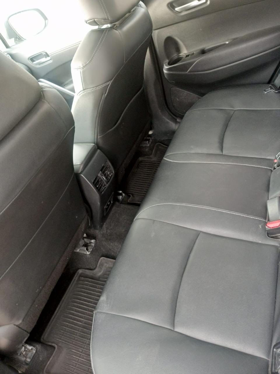 السلام عليكم
للبيع كورلا كروس 2022 XLE منفيس تترقم جميع المحافظات عدا الأقليم  
مواصفات
1-تشغيل بصمه
2-اشاير ترحيب تشغيل عن بعد 
3-تبريد خلفي (تبريد لمس)
4-شحن لاسلكي 
5-رادارات حساسات امامي خلفي و جوانب 
6-كامرة دوارة 
7-كشنات جلد (الكشنات الاماميه تدفئة تبريد + كشن السائق كهرباء )
8-اشاير و هيترات بالمري 
9-بلاجكتورات امامي 
بعد بيها هواي مواصفات ما يحتاج نذكرها  سيارة جاهزة من كل شيء ما تصرف عليها دينار     صور الحادث و التصليح داخل المنشور 
السعر 168 و بيها مجال للشراي 
المكان محافظة كركوك
رقم الهاتف 
***********
***********
