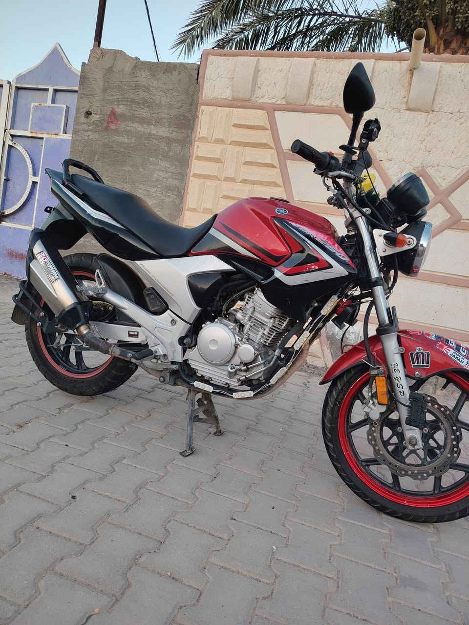 يالله)(دراجه ياماها بطح ياباني مكفوله كفاله عامه محرك ربع تبريد دهن (دراجه ستعمال شخطي الله شاهد مامتعوبه خلاص دراجه سبانه ماممدود عليها جيب وياك فيتر وتعال
ملاحضه دراجه بدون اوراق)(عليها تزويدات هواي من لايتات اكزوز رياضي هورن مال جارجر 
ماحاجه احجيلكم عل ياباني&&اسف عل اطاله 
سعر واحد و300وبيها مجال قليل 
مكان بغداد تاجي موجود خاص واتساب ***********
يالله)(دراجه ياماها بطح ياباني مكفوله كفاله عامه محرك ربع تبريد دهن (دراجه ستعمال شخطي الله شاهد مامتعوبه خلاص دراجه سبانه ماممدود عليها جيب وياك فيتر وتعال
