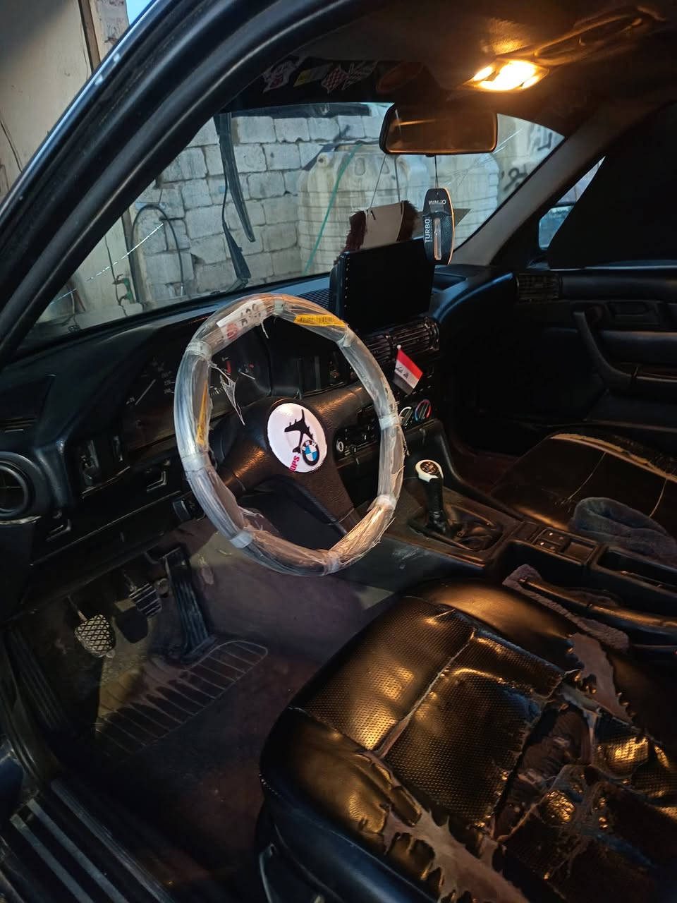 السلام عليكم BMW 520
رقم ديالى
محرك مسكر فانوص 525
كير عادي محرك وكير مكفولات
تبريد ثلج
كهربائيات كلهة شغاله
صدر 80٪. السعر 42 وبيهة مجال
رقم الهاتف ***********
