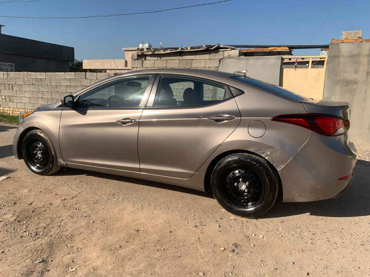 السلام عليكم النتره وارد امريكي للبيع 2016  محرك 2000/  حادثهه باب والدوسه عكس السائق  
السعر 110 وبيها مجال.   بغداد 
***********
