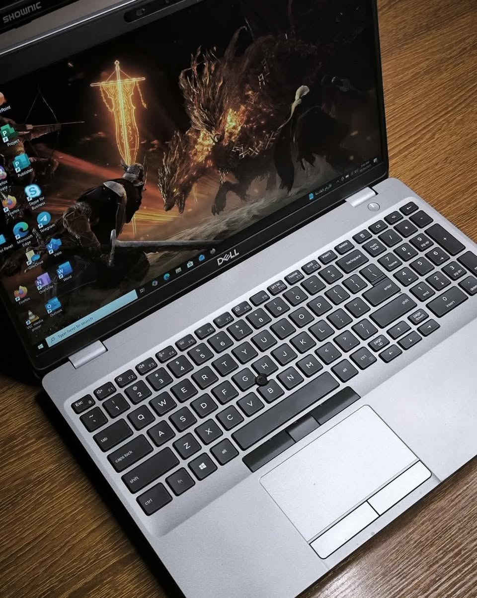 💻 Dell Precision 3551
إذا تريد جهاز يفتحلك برامج الهندسة الثقيلة بدون تعليق، ويشغل ألعابك براحة، فهذا الخيار معمول إلك 👌
⚡ معالج Intel Core i7 الجيل العاشر فئة H
أداء سريع وقوي بالتشغيل والرندر والتصميم، حتى ويا الضغط يبقى ثابت وسلس.
🎨 كارت NVIDIA Quadro P620 4GB الخارجي
مو أي كارت عادي! هذا مخصص للشغل الاحترافي والهندسي:
✔ تصميم ثلاثي الأبعاد
✔ رندر سريع
✔ برامج هندسية ثقيلة
✔ مونتاج وجرافيك
🔥 يشغل برامج مثل:
AutoCAD
ETABS
Revit
3ds Max
Adobe Premiere Pro
🎮 وبالألعاب؟
يشغل PUBG: Battlegrounds بسلاسة وفريمات ممتازة، وكذلك ألعاب أونلاين كثيرة مع تبريد واستقرار قوي.
⚡ رام 16GB DDR4
شغل، ألعاب، ومتعدد مهام بدون تهنيگ.
🚀 SSD 512GB
سرعة إقلاع وفتح برامج تخليك تشتغل بثواني.
🖥 شاشة FHD 15.6
ألوان واضحة وتفاصيل ممتازة للدراسة والتصميم والألعاب.
💰 السعر: 580,000 د.ع فقط
مقابل المواصفات يعتبر من أقوى الأجهزة بهذه الفئة.
✅ مناسب لـ:
🎓 طلاب الهندسة
🎬 المونتاج والتصميم
🧱 أعمال الـ 3D والرندر
🎮 الألعاب القوية
💼 الاستخدام الثقيل اليومي
🔥 جهاز Workstation حقيقي… يعني قوة، ثبات، وعمر عملي طويل.
📩 إذا تريد جهاز يخدمك دراسة + شغل + ألعاب بدون تعب… هذا اختيارك المناسب


**إذا كنت صاحب هذا الإعلان وتريد حذفه لأي سبب، رجاءا أرسل رسالة إلى الدعم الفني**