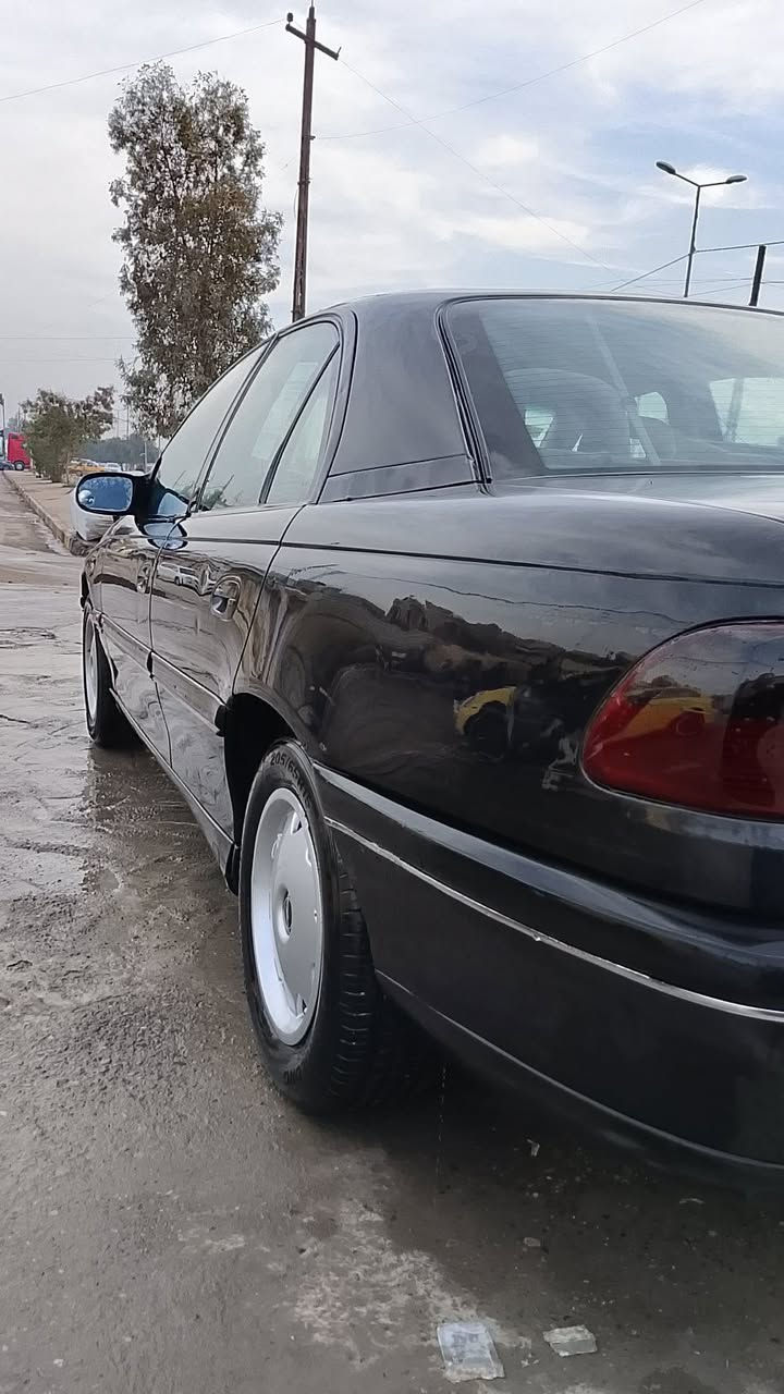 أوميكا بزون موديل 95 حجم 20 محرك كبس كير عادي رقم انكليزي نينوى بسمي سيارة وضع شركه طخم امامي وخلفي جديد داخل غرفه جديده كابون ورقي بيها قفل مركزي بردة خلفيه كهرب بطاريه جديده اطارات جدد بدون تبريد  بيها صبغ بوند وصندوق تقحيل بدون أي ضرر  مكانها الجانب الأيمن.. سعرها 48 وبيها مجال استفسار ***********
***********
