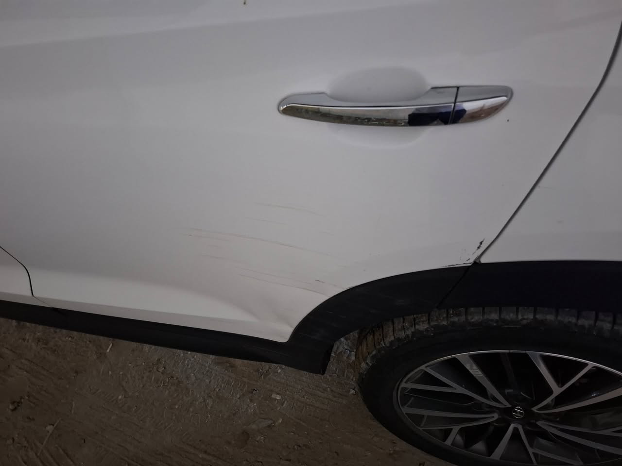 سلام عليكم توسان ٢٠٢٠لبيع خليجي  فول ١/١بنوراماشحن لاسلكي مري شفط كشن كهرباء يعني فول بيه حادث بل عراق بنيد ودعاميه السعر ١٨٥ تواصل ***********
