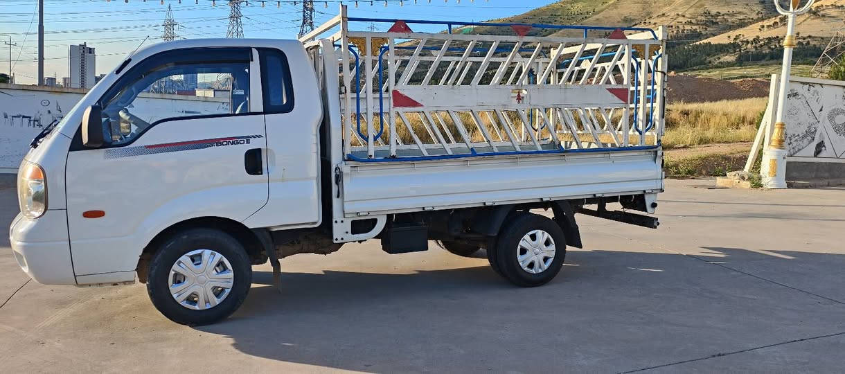 سەرەتابەناوی خوا 
کیا بیلاد 2009
سعری 62گەڵا
3000سۆپەر مە کینەڕەش 
گێڕو مەکینەی 
2011ی لەسەرە ئەبو شفرە
سەلە 
کوشن هیتەر 
ئاوێنە کارەبای
ئاوێنەی ئەخەوێت 
کارەبای بەسراوە 
برێکی بەسراوە 
ئیستۆپی دوای بەسراوە
ناوبۆدی بەسراوە 
چەمچەی بەسراوە
دە عمی دوای بەسراوە 
تایەی دوای کراوە بە 13
***********
***********
