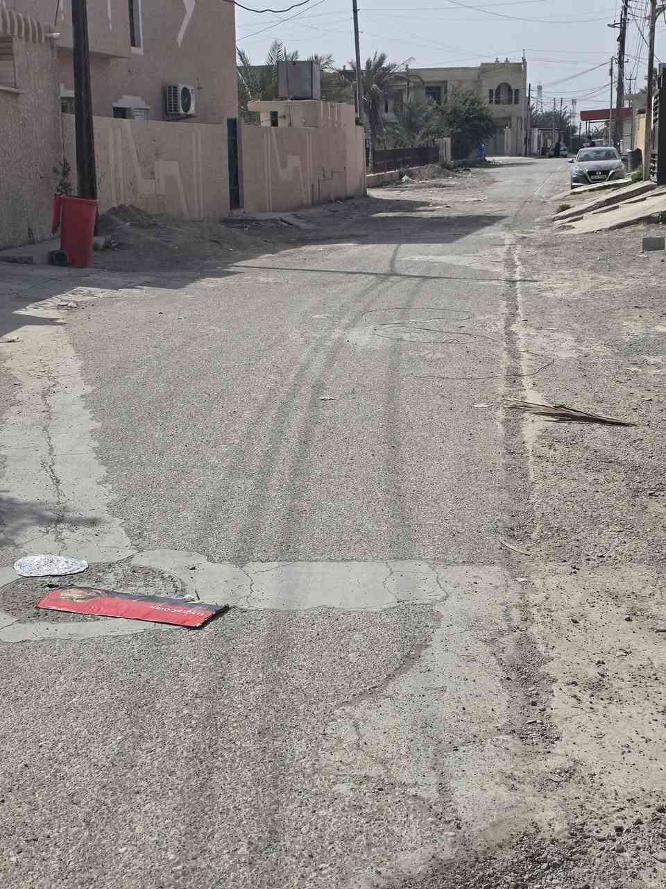 🏠 دار للبيع – فرصة مميزة

📍 الموقع: الزهور خلف غصن الزيتون
 على شارع 12 متر
📐 المساحة: 300 م²
▪️ الواجهة: 10 م
▪️ النزال: 30 م
▪️ سنة البناء: 2013
▪️ البناء بالكامل طابوق أصفر

🔹 تفاصيل الدار:
▪️ 4 غرف نوم
▪️ صالة داخلية 
▪️ صالة ضيوف
▪️ صالة في الطابق الثاني 
▪️ مطبخ واسع يحتوي على مخزن
▪️ حديقة أمامية وحديقة خلفية

✨ ملاحظة: بالإمكان بيع بيتين معاً بمساحة إجمالية 600 م²

📞 للاستفسار أكثر:
0770-407-3330
🏢 مكتب المتميزين
