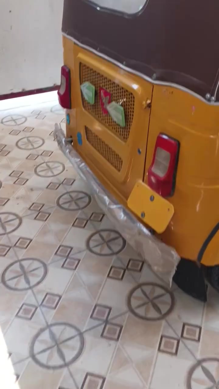 سلام عليكم تكتك للبيع 21رقم نكليزي شراي بخر ودل محرك كفاله ***********
