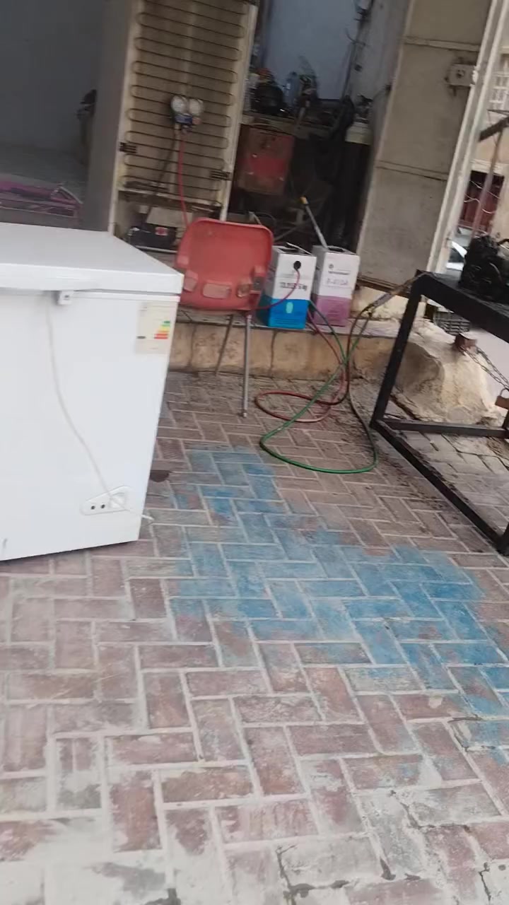 السلام عليكم تم صيانه ثلاجة بيها ليك صاير بالماطور أثناء التشغيل صارت جدحه كهربائيه يم المجموعة
وتم الحام التنضيف والشحن بالكامل عمل داخل الورشة بغداد الكريعات
ابو سكينه الربيعي ***********
