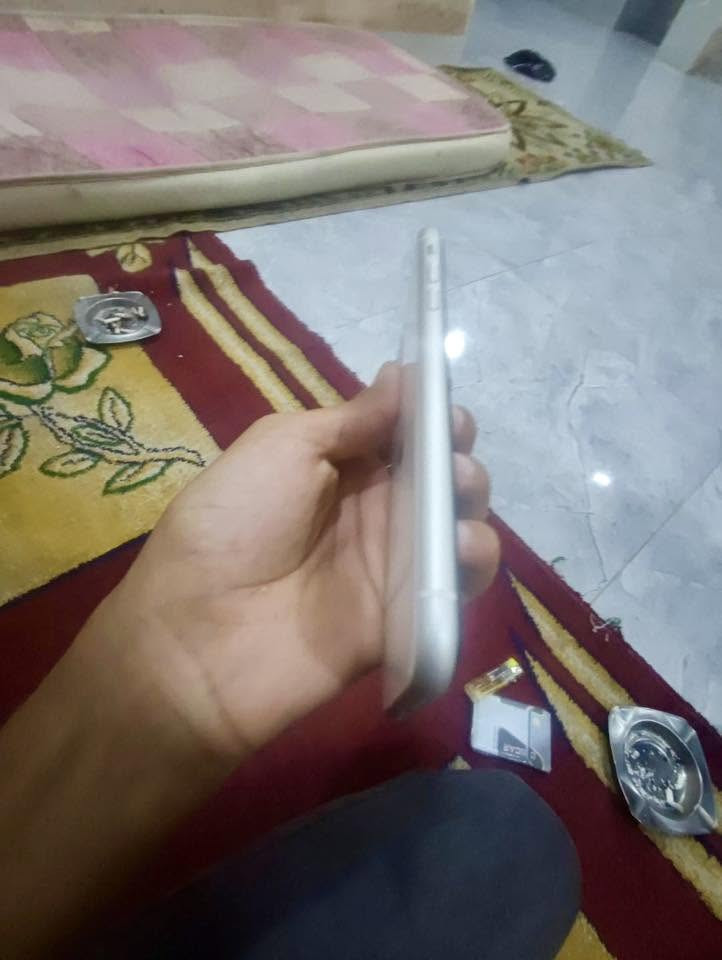 ايفون 11للبيع جهاز بلادي بطاريته 64 والجهاز ما يلمس من جوه يعني تخرج بل مساعد السعر 125 وبي مجال 
***********
واتساب فقط
