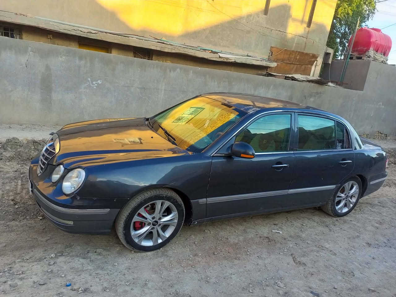 السلام عليكم
كيا اوبرس  كوري موديل 2004 سياره جهازه تبريد شغال حداديه  تخم تاير جديد مكينه 6 سلندر ابيع ع وضعه تجي اشوف بعينك وتقتنع 50 وبيا مجال للشراي . السياره بأسمي رقم بغداد سنويه لسنه 2028
رقم التلفون ***********
