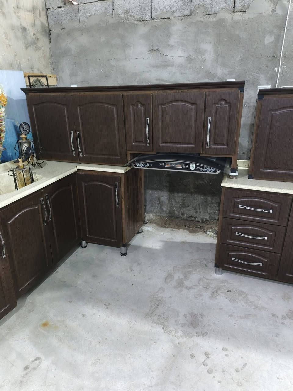 السلام عليكم كاونتر اجدي اف الخارج والداخل المنيوم كلش نضيف واي ضرر مابي 
المكان الحسينية مال راشدية
السعر ٧٥٠
***********
شراي خابر وبيك خير وتدلل
