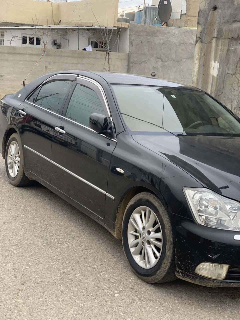 بەناوی خوای گەورە.
توێتا کراون شاهینە ٢٠٠٧ بڕاوە ڕەش  سویچ گێڕ گەورە مەکینە بچوک ئاڵتونی بازاڕ ناو رەساسی  سێدوگمە گێڕ ومەکینە بەشەرتی ١٠٠ فیتەر  تەقەوڕەقە بەشەرت کارەبایی هەمو گیانی بەشەرت تەبرید سارد و گەرم بەشەرت شاشە و لەمس بەشەرت کونی گەرمی گیراوە برێک بەستراوە جامی پێش و پشتی هەڵگیراوە ڕۆنی مەکینە و هایدرۆلیکی گێڕ و تەنانەت سیوەیلی ئەکسلیش گۆڕدراوە سەیارەیەکی هەتا بڵێی پاک و بێمەسروفە. دەعم و لێدراوی بەشەرت سەقف و حیزام و کەڤەر گۆڕان بەشەرت  سەیارەیەکی هەتا بڵێی ماڵی دۆستە کامل مەسروف کراوە قیست و قەرز و گۆڕینەوەم نیە تەنها فرۆشتنە خوار هەمو بازاڕ بە تەحەدداوە نرخ ٤٠ گەڵا و معامەلەیەکی برایانە 

شوێن:هەڵەبجەی شەهید
ژمارەی موبایل ڤایبەرو وەتسئەپی لەسەرە :***********
