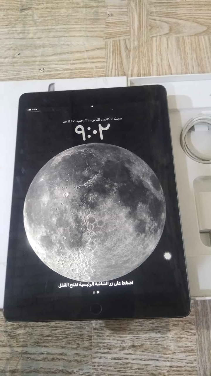السلام عليكم
ايباد 9 
ذاكره 256 بطاريه 88 نضيف ممفتوح ابد 
فقط الدكمه متشتغل بس بصمه تفتح سعره 300 وبيه مجال قليل مكان العماره رقم *********** الي حاب يشتري هذا الرقم عمارة, ميسان
