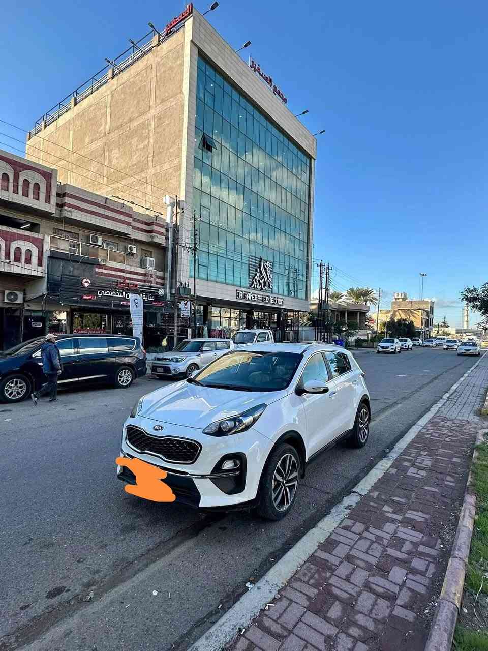 السلام عليكم كيا سبورتج خليجي موديل 2021  رقم بغداد انكليزي ماشيه ٩٣ مكفوله مواصفات عاديه كامره حساسات تحكمات جلد كامره دواره تبريد قطعتين السعر ٢٠٣ بيع *********** مكاني بغداد
