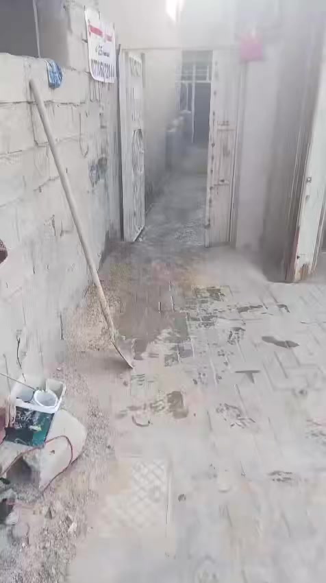 معرض للبيع بيت في بداية حي السفير من جهة العبيدي
١٢٥ متر 
للتواصل.  ***********
