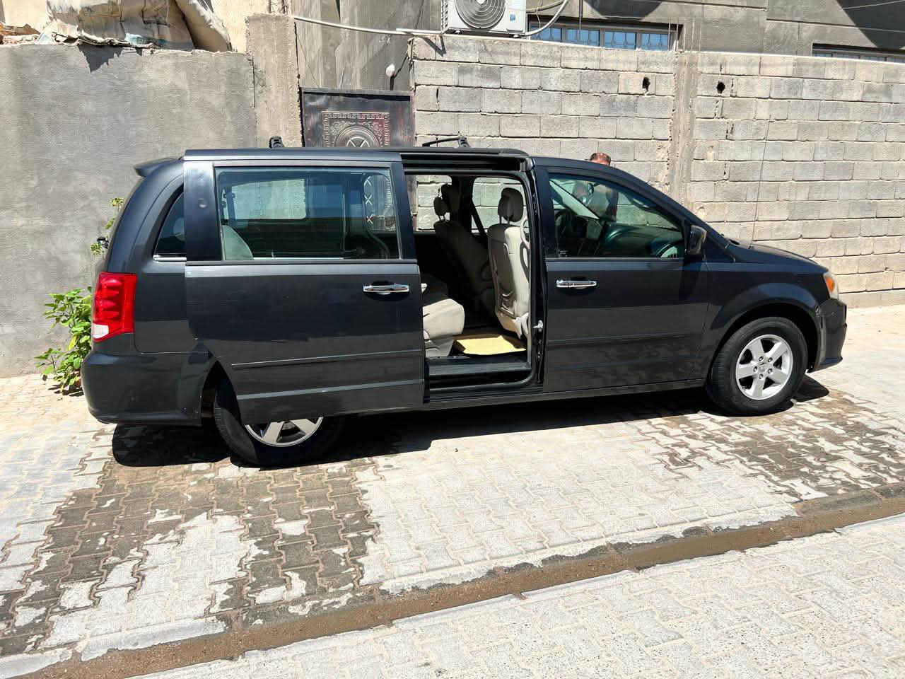 دوج كرفان للبيع مديل 12 مكينه 6 /3600 كفاله مكينه كير حداديه تبريد كهربائيات كله شغال سياره مال بيت بيبان والصندوك كهرباء رقم كربلاء انكليزي راعيه بلبصره سنويه لل ٢٩ تحويل ثاني يوم حادثة دعاميه اماميه فقط بلعراق مبدل باب السايق السعر 125وبيه مجال *********** مكانه البصره
