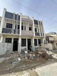 مشتملات للبيع 43 متر واجهه 4 بناء حديث شارع عريض عنوانه بغداد الجديده ...