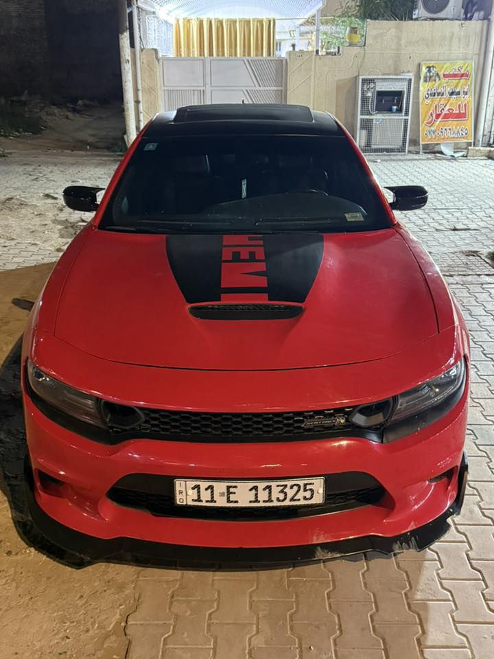 السلام وعليكم
جارجر 
موديل ٢٠١٥
لون احمر 
السياره RT 
فوول فتح 
جلد 
شاشه 
جبيره 
السياره بيها موصفات هواي 
بيها صبغ ثلالث قطع 
السياره كلش حلوه 
مكاني بغداد الشعب 
السعر ١٨٥ وبيها مجال 
***********
