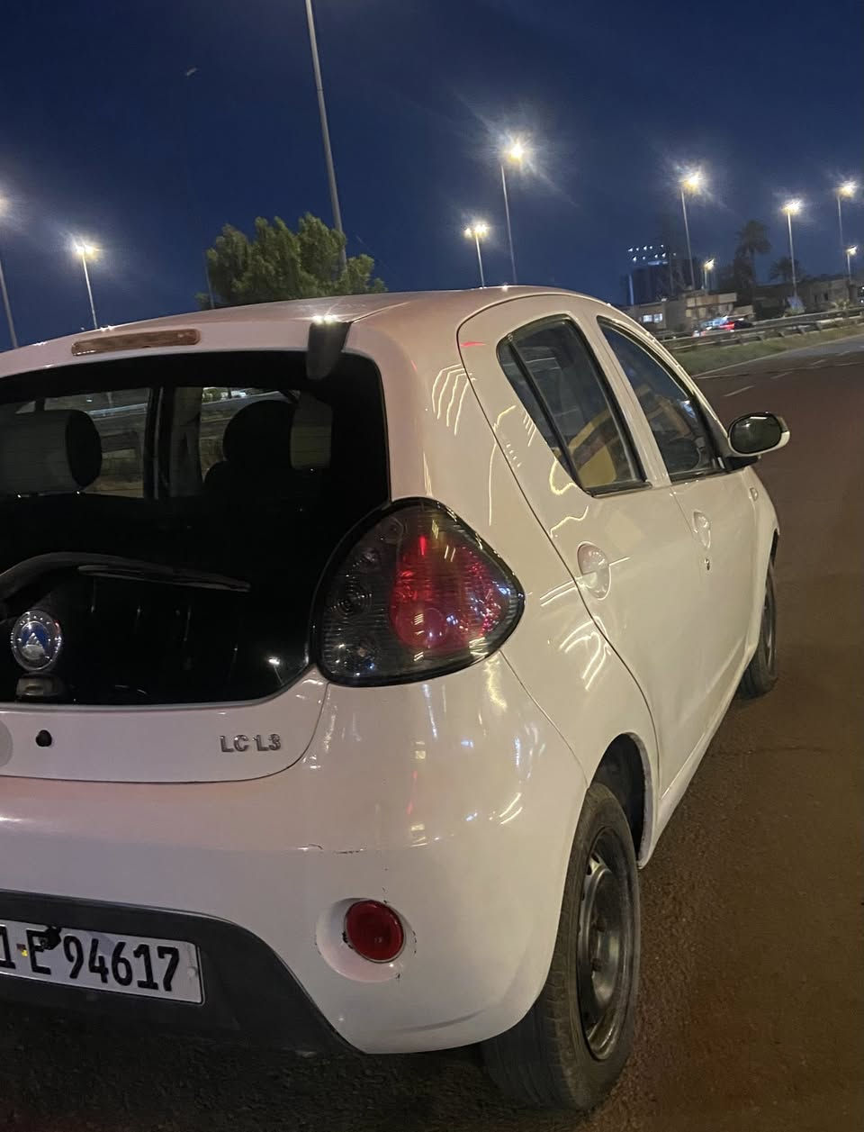 السلام عليكم 

جيلي باندا

موديل 2013 

كير  محرك جاهزه كير اوتو
 
تبريد شغال 

حداديه جديده 

رقم بغداد انكليزي سنويه 27

السـعر 48 

                                                  ***********

📍بغداد /حي الجامعه
