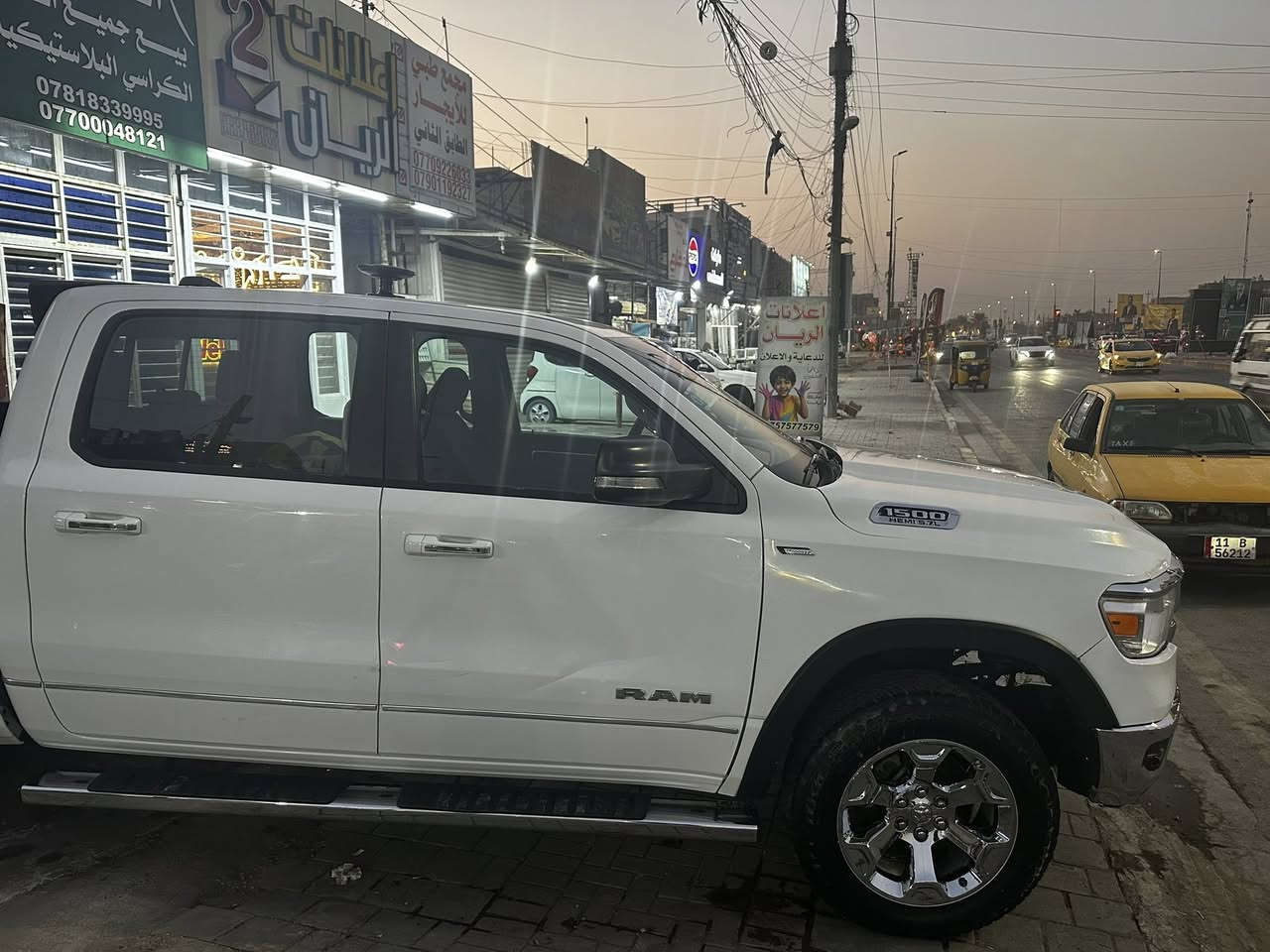 سلام عليكم دوج رام موديل 19 رقم بغداد ميز السعر 23 وبيه مجال رقم *********** مكين 8 سلندر
