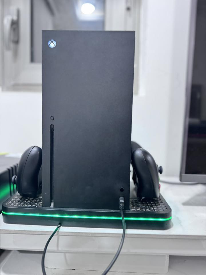 جهاز XBOX SERIES X جهاز استعمال قليل وياة ملحقات كاملة من جوستك عدد2 اصليات وبطاريات
ويوبي اس1500
وستاند اكس بوكس ومبرد وشاحن و سماعة رأس
محيطية
للتواصل على الرقم التالي: ***********
العنوان الانبار الرمادي📍
