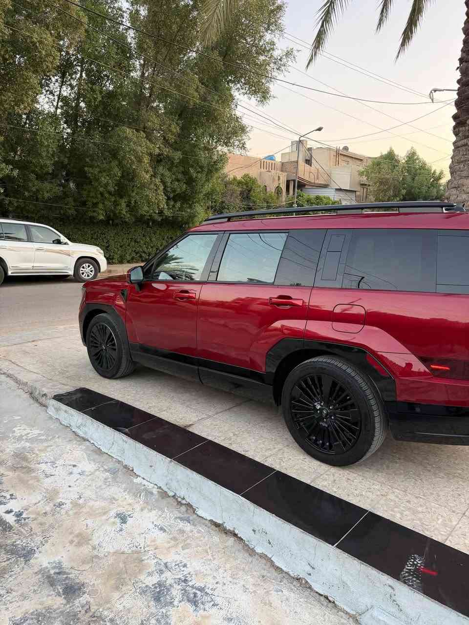 🚗 للبيع |  سنتافي هايبرد كاليغرافي 2024 وارد أمريكي (أعلى فئة)
✅ الموديل: 2024
✅ الفئة: كاليغرافي (Calligraphy)
✅ الوارد: أمريكي
✅ الممشى: 13 ألف ميل فقط
✅ المحرك: 1.6 لتر تيربو + هايبرد (Hybrid)

الضرر السابق:

* بونيد
* جاملغ
* باب السائق

أبرز المواصفات:
✔️ شاشة كبيرة
✔️ عدادات ديجيتال كاملة
✔️ كاميرات 360°
✔️ سقف بانوراما (فتحتين)
✔️ بصمة للأبواب وتشغيل المحرك
✔️ تشغيل عن بُعد
✔️ رادارات ومساعدات قيادة 360°
✔️ نظام الكبح التلقائي (إيقاف ذاتي)
✔️ ويل كب (Head-Up Display)
✔️ إضاءة LED خلفية
✔️ إشارات بالمرايا
✔️ تدفئة للمقاعد الأمامية والخلفية
✔️ المحافظة على المسار (Lane Keep Assist)
✔️ أوضاع القيادة: Eco / Sport / Smart
✔️ هند بريك إلكتروني + Auto Hold
✔️ مصابيح أمامية LED عدسات (واطي/عالي)
✔️ رادار أمامي
✔️ باب خلفي كهربائي
✔️ باب خلفي ذكي يفتح عند الاقتراب
✔️ تبريد للمقاعد الأمامية
✔️ شفتات تبديل سرعات خلف المقود
✔️ فتحات تكييف خلفية
✔️ حساسات أمامية وخلفية
✔️ مقاعد جلد كهربائية (تدفئة + تبريد)
✔️ ذاكرة لمقعد السائق (Memory Seat)
✔️ إضاءة داخلية محيطية (Ambient Light)
✔️ نظام HTRAC للدفع الكلي
✔️ Smart Park (الأوتو بارك) تتحرك للأمام والخلف بالريموت
✔️ مقاعد الصف الثالث كهربائية
✔️ 7 ركاب

💰 السعر: 21,000 دولار وقابل للتفاوض

📞 للاستفسار: ***********

📍 الموقع: بغداد - المنصور
