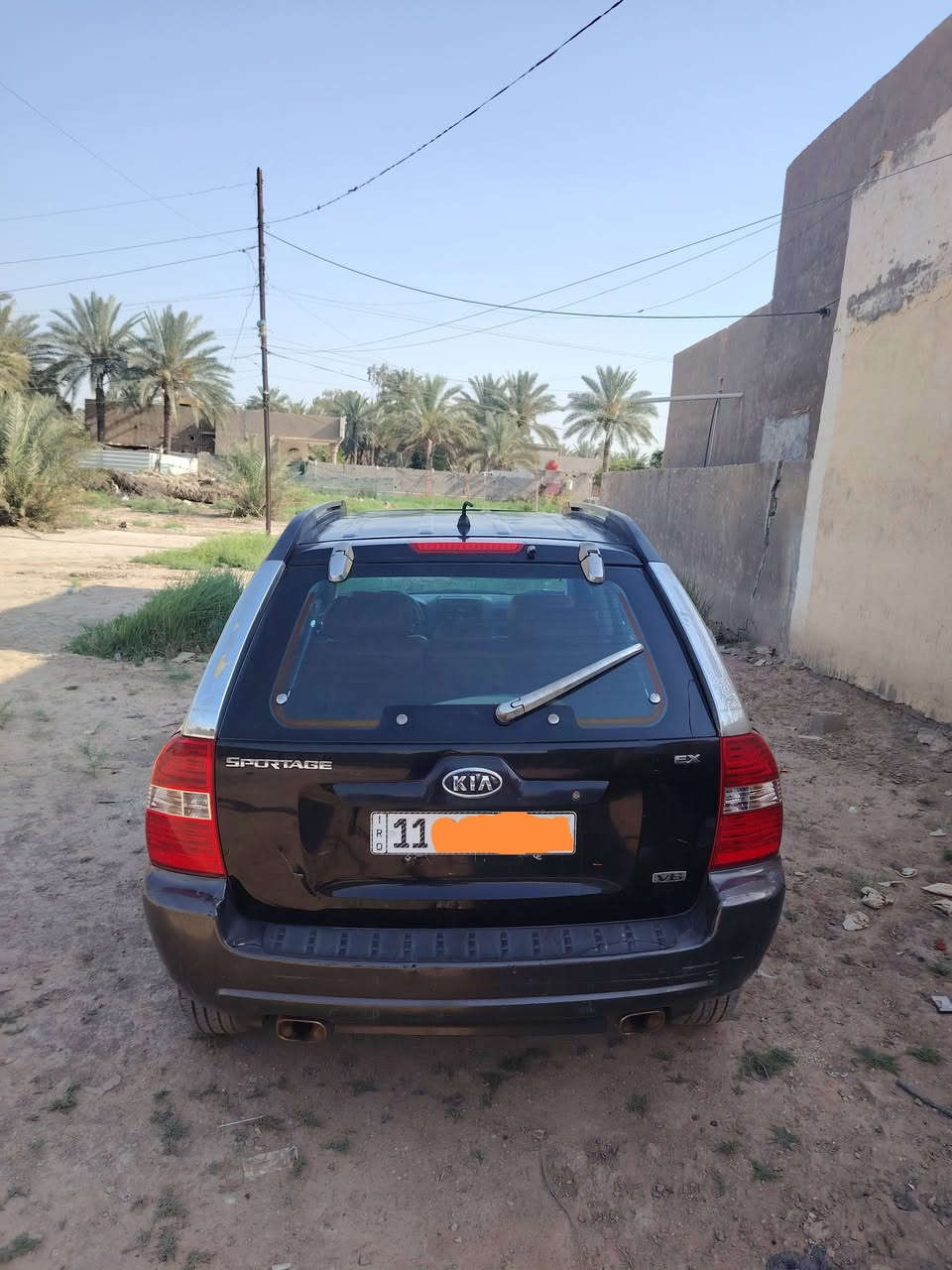 السلام عليكم 
كيا سبورتج 2006 امريكي للبيع
رقم بغداد انكليزي 
سنوية جديدة لل2029
مداور ثاني يوم باسمي. 
محرك 2700 جديد
تبريد ثلج 
مواصفات فتحة سقف
فور ويل
اللون اسود
حادثه بنيد وحسب ما موضح بالسونار.
 تخم تايرات جديد، باتري جديد
العنوان محافظة بابل مركز المدينة، 
السعر 88$وبيه مجال. 
للاستفسار الاتصال على ،
***********
