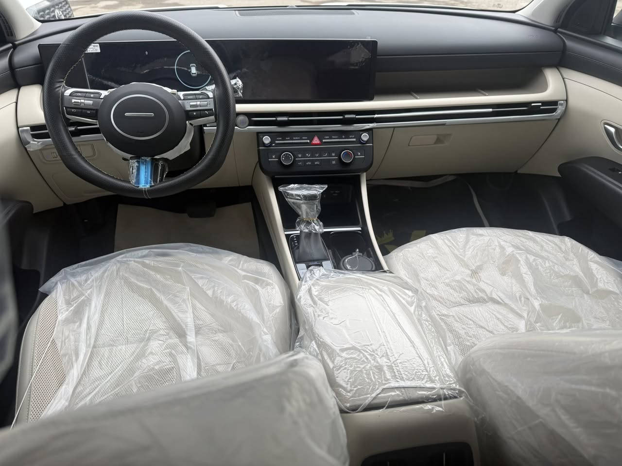 السلام عليكم
توسان. 2025

مستخدم

ماشيه.   8000كم

تو كلر

قماره سوده

كراسي كهرباء

تبريد كراسي

فول تحكمً استيرن

بصمة تشغيل

بصمةً أبواب

تشغيل عن بعد

لايت زنون

حساس امامي

حساس خلفي

تبريد قطعتين

شاشه متصله

كامره دواره

سايد بريك اوتو

بردات جوانب

آريل تفكير

السعر عند الاتصال على الرقم

***********
