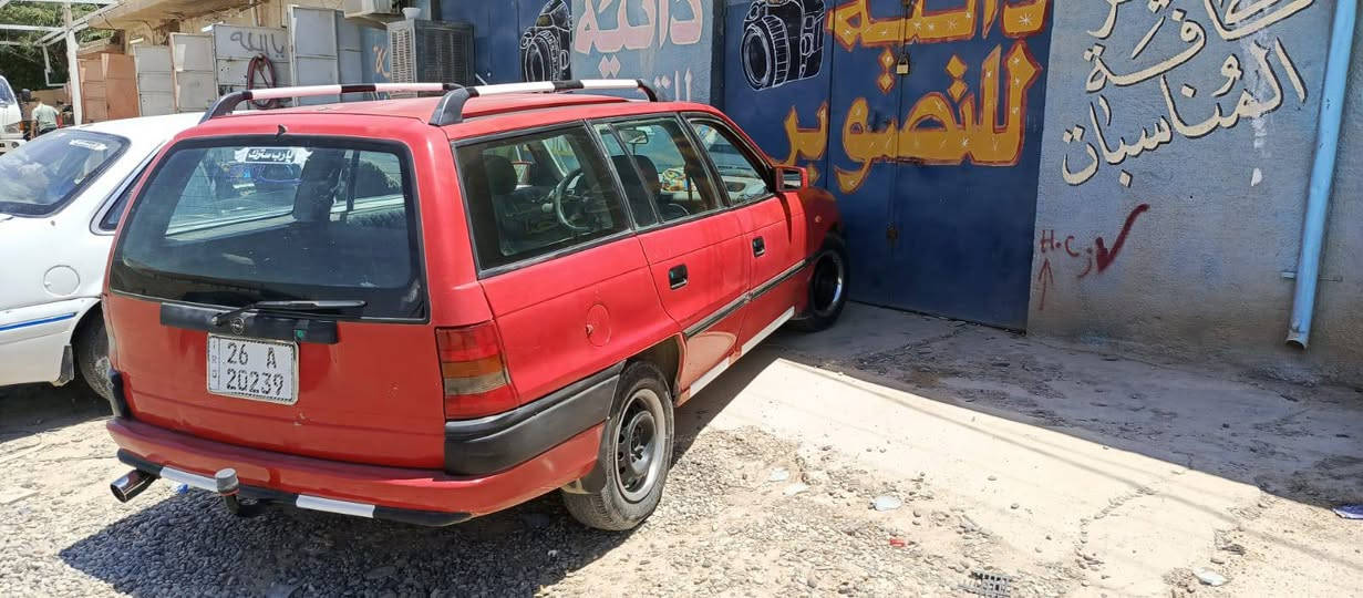 السلام عليكم للبيع اوبل استره فول نظيفه محرك 18 دوش المرغوب رقم دولي بسمي تحويل مباشر السعر 40 وبيه  مجال  ***********
