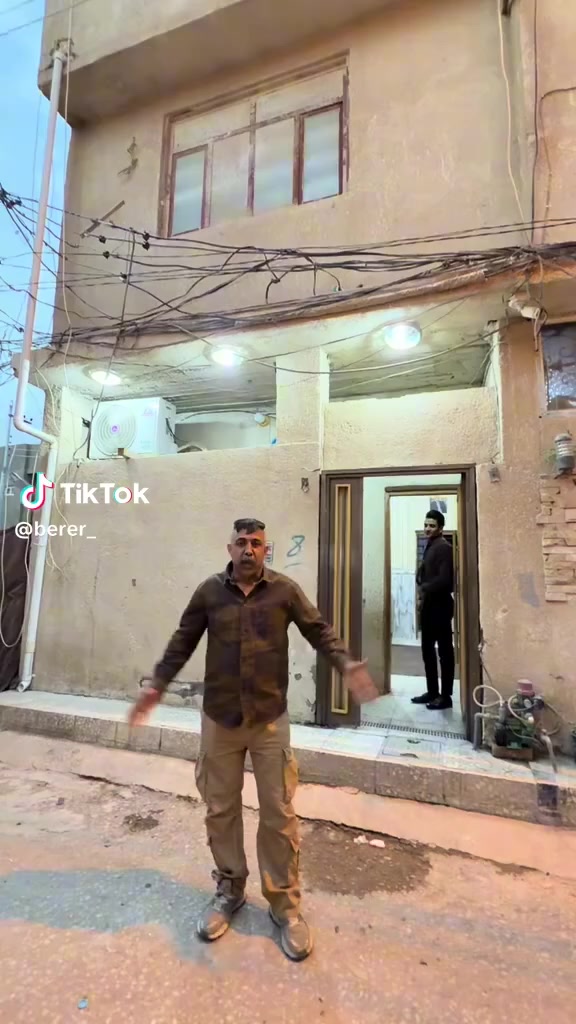 السلام عليكم ورحمه الله وبركاته
بيت للبيع يبعد عن الامام حوالي 700متر مساحه
البيت 50,متر ***********
