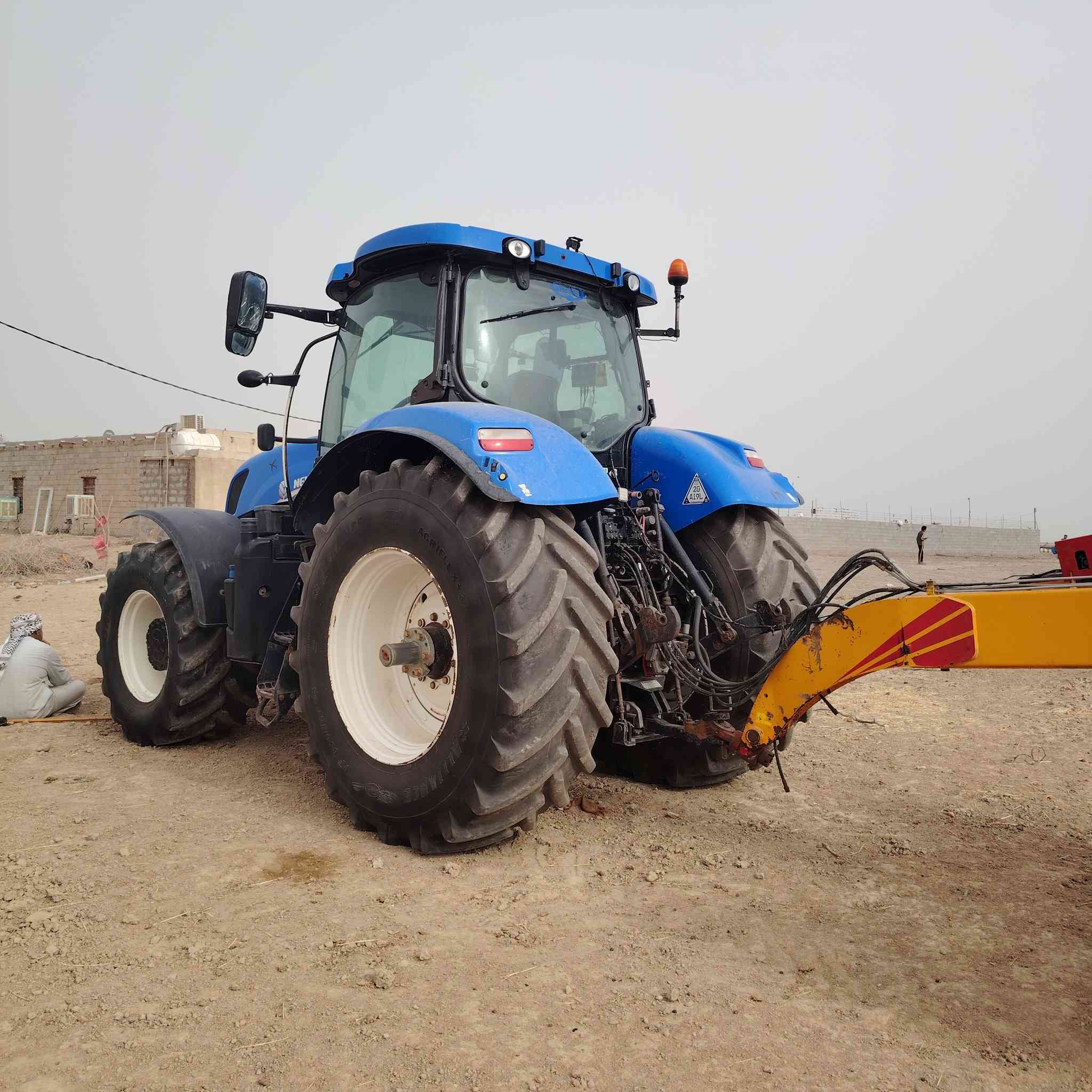 للبيع نيهولند 2014 باور كومان كفاله *********** او ***********
