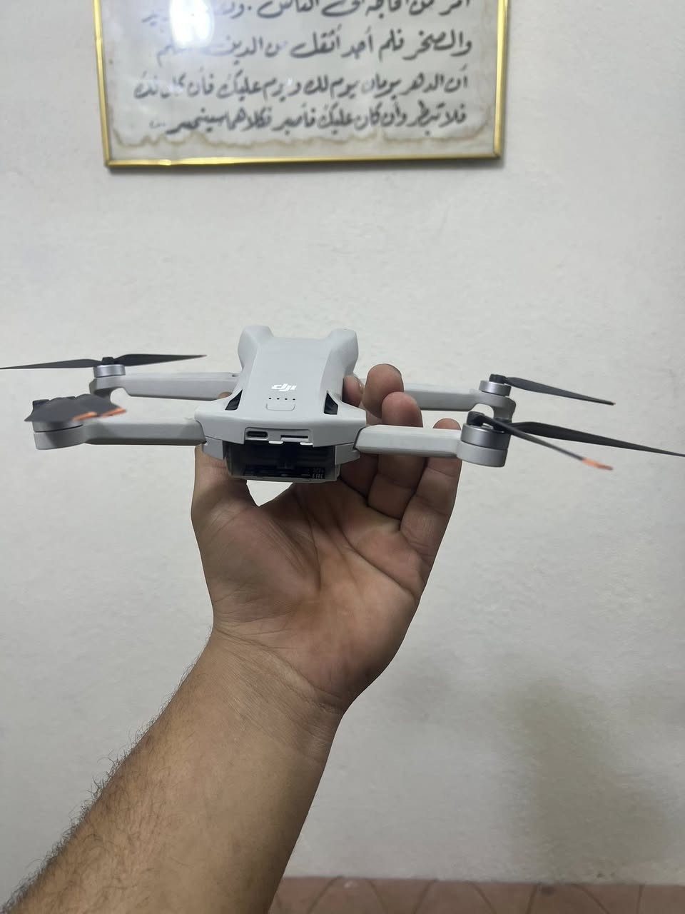 السلام عليكم شباب توفر درون مستعمل نضافه١٠٠/١٠٠ طايره فقط ٥ رحلات درون جديده فىة المني ٣ 
درون نضيفه ستخدام شخصي مني ثري سمارت بلاص بطاريات بلاص جوستك سمارت الدرون نضيفه فول
تجي تفحص تقتنع تاخذها توصيل داخل بغداد فقط العنوان بغداد مدينة الصدر الاورفلي او الشماعيه 
للبيع او مراوس 
***********
