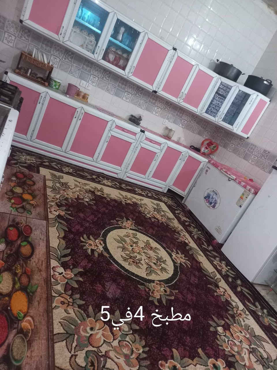 بسم الله الرحمن الرحيم
خير ماابد به الصلاة على رسول الله ...دار للبيع 
الموقع القاطع حي السلام 3
مساحه البيت 250 واجهه 10نزال25......أمام البيت خضراء تقريبا 500 متر البيت متكون من استقبال 7 متر في 4 مطبخ 5في4 غرفتين نوم 5في4 الصاله 5ونص في10 فيها الحمام والدرج صحيات خلف البيت وصحيات في بدايه البيت.....
حزام سيراميك المطبخ والصحيات كامل سيراميك تحويل مباشر اللي يرغب يتصل اللي مو شراي رجاء لايتعبني للاستفسار *********** ومن الله التوفيق.....

