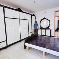 غرفة موديل روما • ٦باب ملحق طابقين • لون أوف وايت جوزي