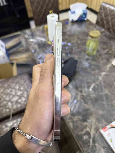 ١٣ برو ماكس ذاكره ٢٥٦ بطارية ٨٤ بلاد الجهاز شخط مابي وكله شغال + كلشي موضح بالصور سعره ٤٢٥ *********** بغداد الغدير
