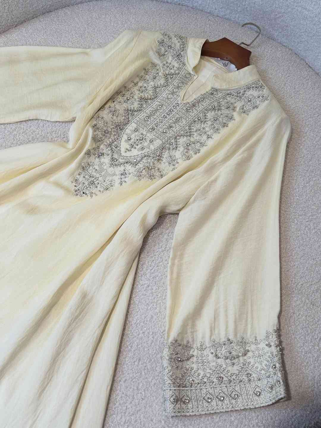 الــسعر35الـف✨💛
القياسات(L,xl,2x,3x)

للحجز و الاستفسار التواصل على الأرقام واتس اب 

***********
***********
***********
***********

توصيل بغداد  5000
توصيل محافظات  5000
